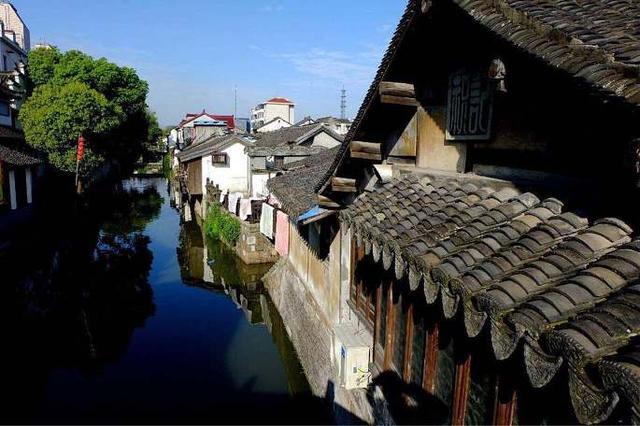 翠色欲流是什么意思？